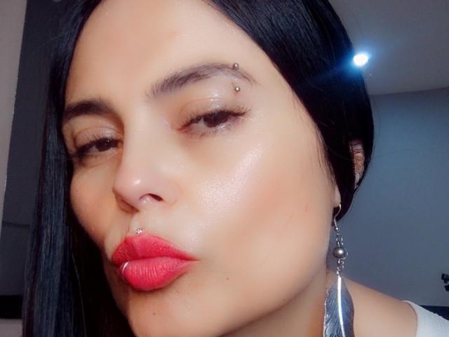 CharlotteCrofort - Live sex cam - 27708440