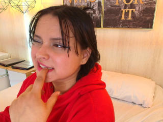 Blueeskyy - Live sex cam - 27708475