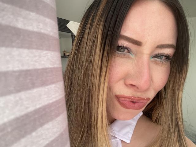 JennyLawry - Live porn &amp; sex cam - 27712780