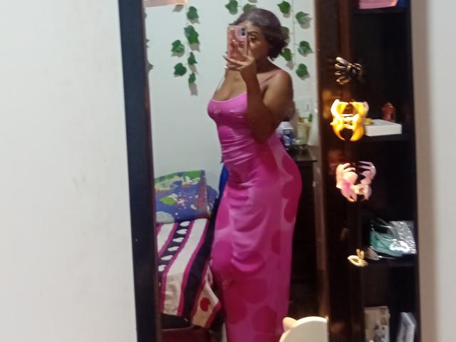 AmberQueeny - פורנו בשידור חי ומצלמת סקס - 27713151