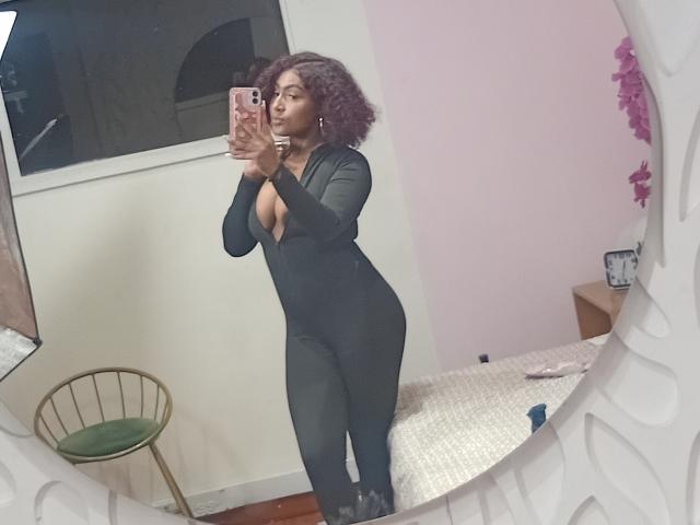 AmberQueeny - Live porn &amp; sex cam - 27713179