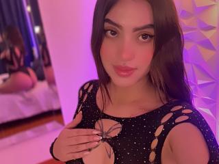 NaireaBeaumont - Live porn &amp; sex cam - 27717302
