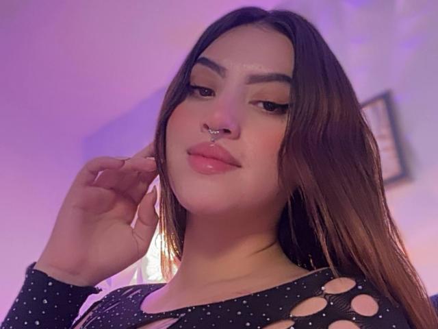 NaireaBeaumont - Live porn &amp; sex cam - 27717372