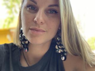 BelleLisaG - Live porn &amp; sex cam - 27721789