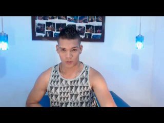 AndrewStud - chat online porn with this dark hair Horny gay lads 
