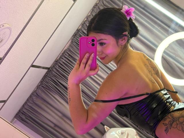 AlessiaFerry - Élő pornó és szexkamera - 27727907