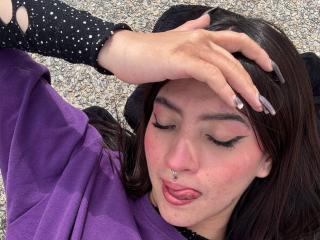 NaireaBeaumont - Live porn &amp; sex cam - 27732016