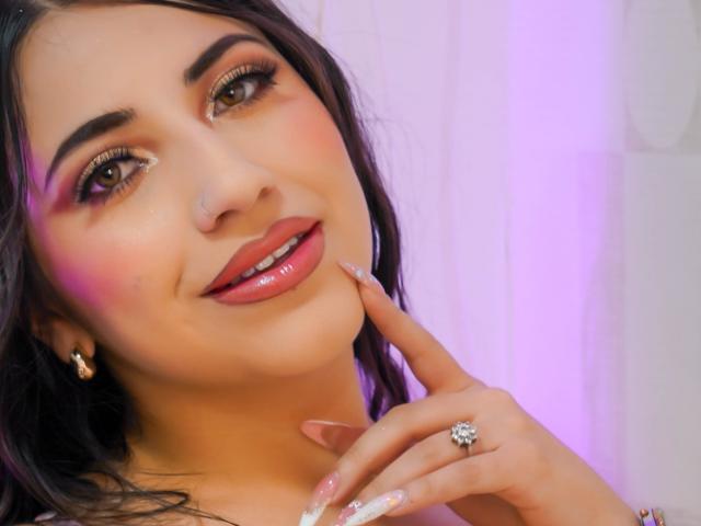 EvaaIzain - Live Sex Cam - 27732086