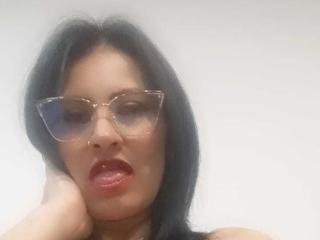 DonnaJones - Élő pornó és szexkamera - 27737049