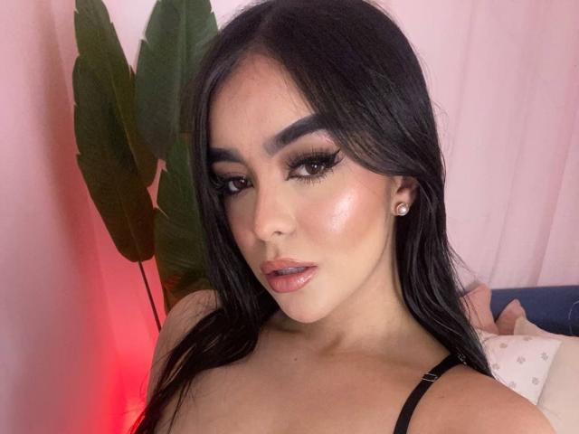 AntonellaWatson - Live porn &amp; sex cam - 27744637