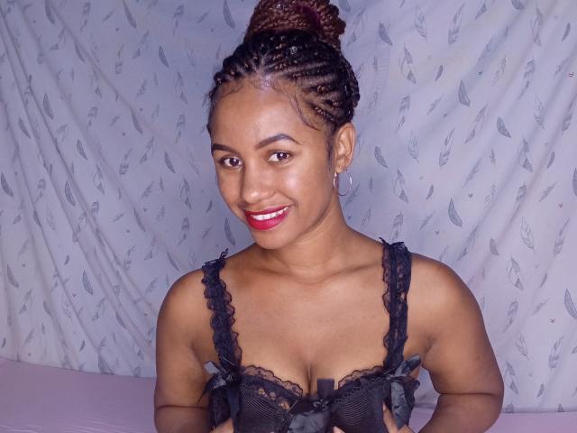 LayahCoquine - Live Sex Cam - 27746296