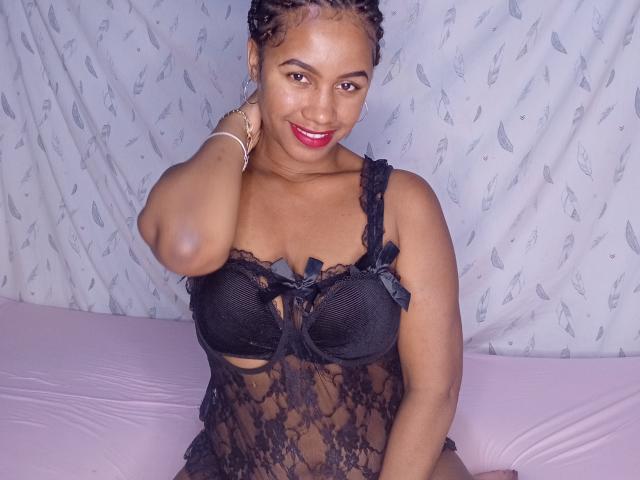 LayahCoquine - Live Sex Cam - 27746324