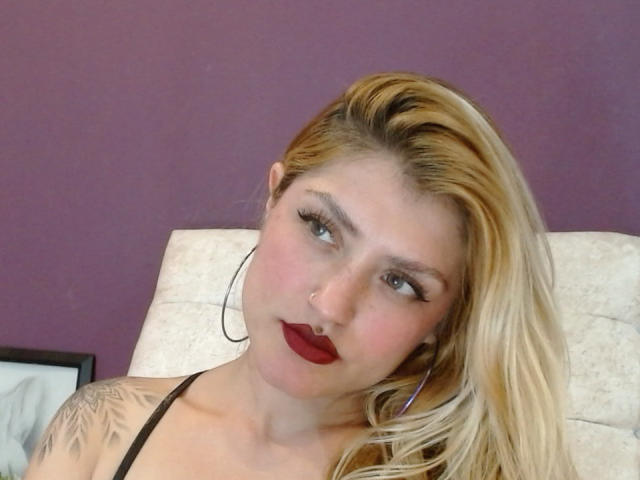 CamilaRossa - Live porn &amp; sex cam - 27753170