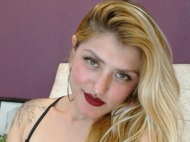 CamilaRossa - Live porn &amp; sex cam - 27753191