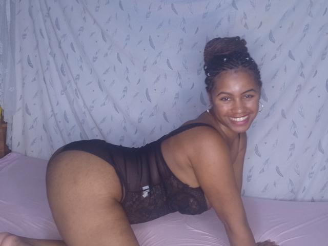 LayahCoquine - Live porn &amp; sex cam - 27772658