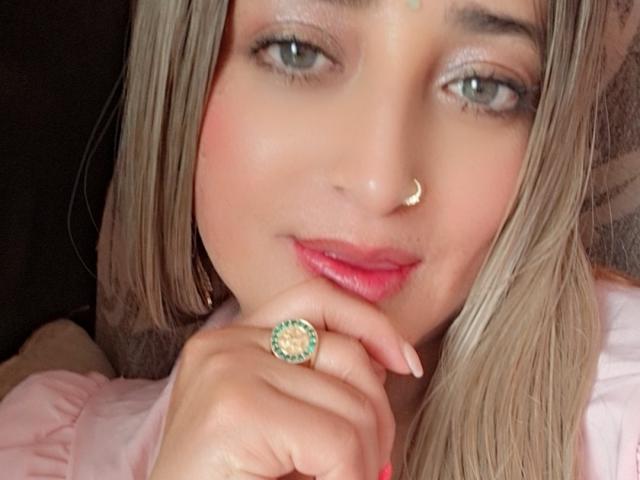 AlessadraJones - Porno na żywo i seks kamera - 27772721