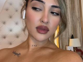 MaeCollins - Live sex cam - 27774268