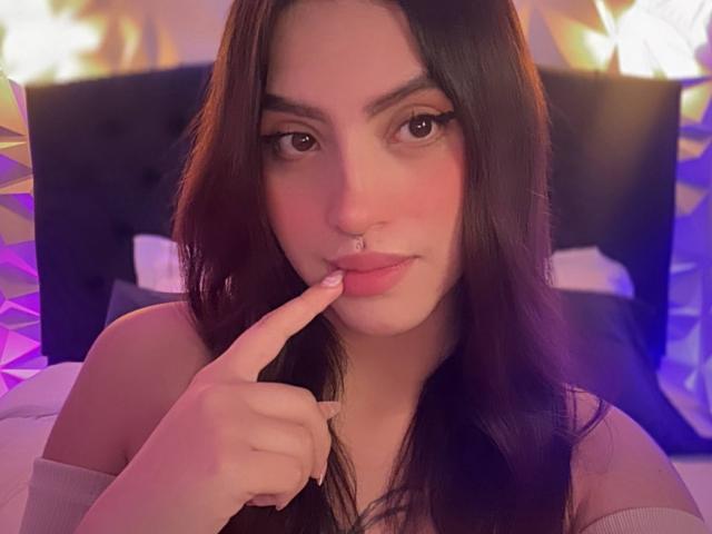 NaireaBeaumont - Live porn &amp; sex cam - 27780519