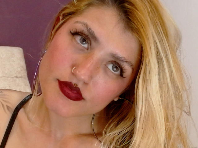 CamilaRossa - Live porn &amp; sex cam - 27782626