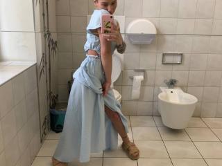 HotCaramelsDuo - Live sex cam - 27785927
