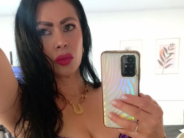 SofiMontes - Élő pornó és szexkamera - 27787586