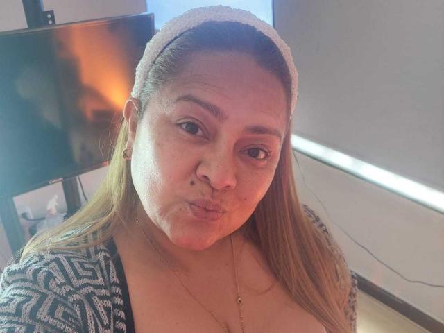 MonzerratBoyer - Live porn &amp; sex cam - 27791273