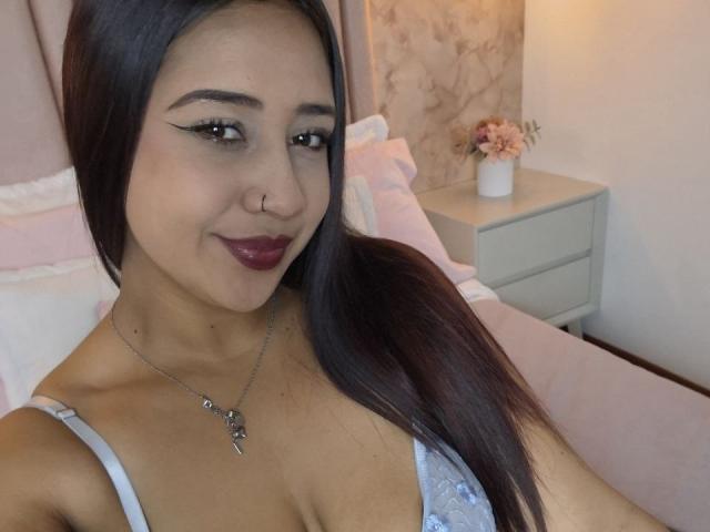 IsaLux - Live Sex Cam - 27792683