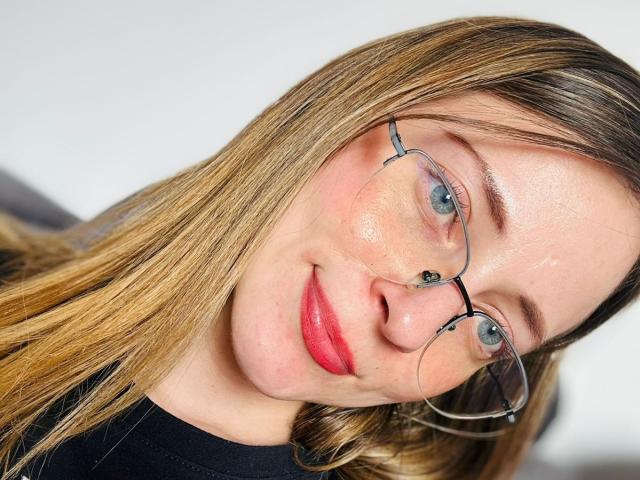 AmbeerWood - Live porn &amp; sex cam - 27799403