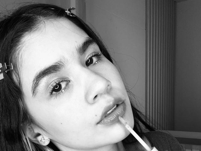 IsabellaMarynn - Élő pornó és szexkamera - 27800111