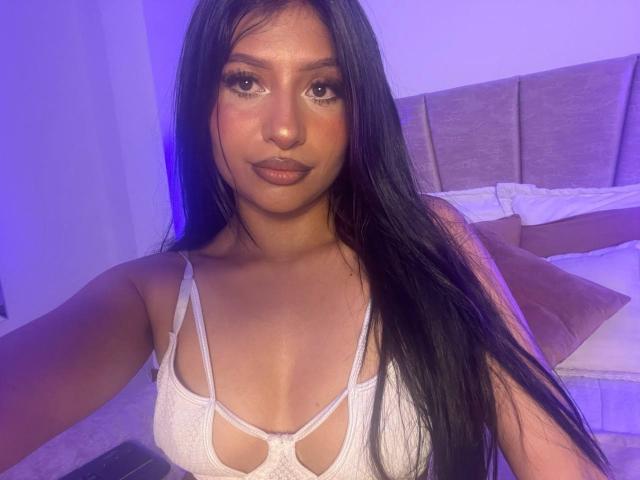 ZarayWhitmore - Live porn &amp; sex cam - 27801275