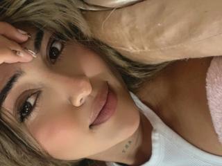MaeCollins - Live porn &amp; sex cam - 27801773