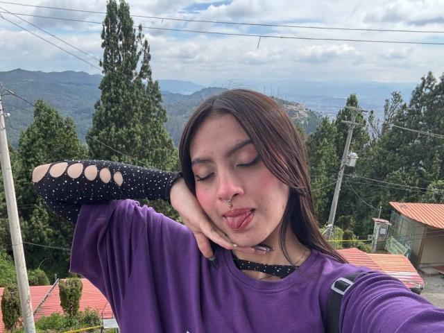 NaireaBeaumont - Live porn &amp; sex cam - 27803177