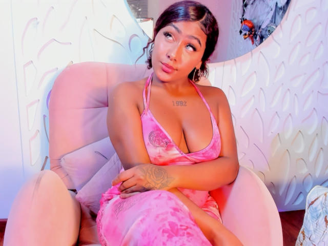 AmberQueeny - Live sexe cam - 27803183