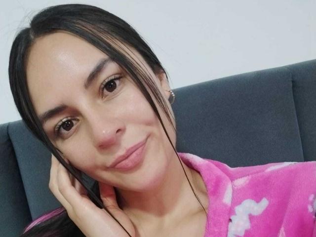 HayleeWaner - Live sex cam - 27803930