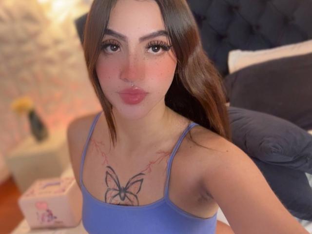 NaireaBeaumont - Live porn &amp; sex cam - 27804896