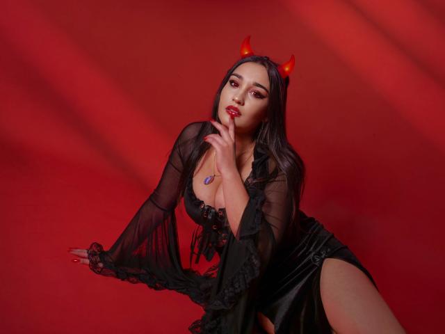 GoldenHear - Live porn &amp; sex cam - 27804911