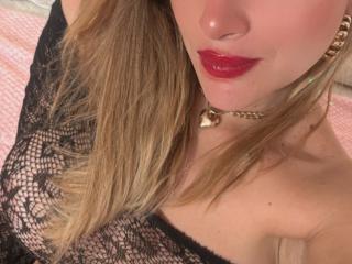 ArianaLu - Live porn &amp; sex cam - 27805556