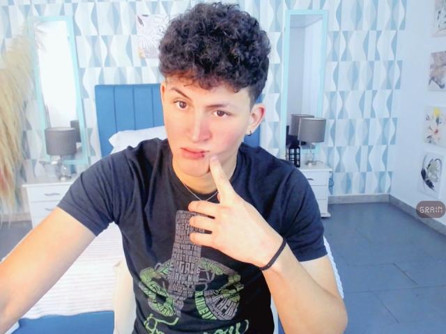 AxelSavage - Sexe cam en vivo - 27806525
