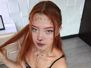 EmmaThomsonn - Live sex cam - 27808979
