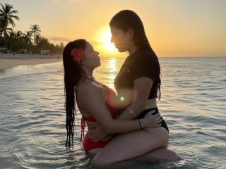 AlanaAndShaira - сексуальная веб-камера в реальном времени - 27809759