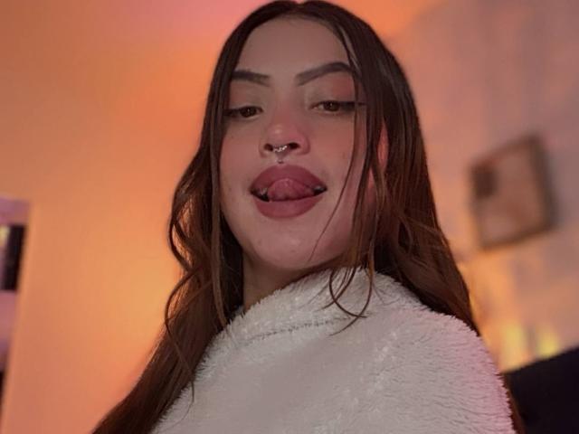 NaireaBeaumont - Live porn &amp; sex cam - 27811892