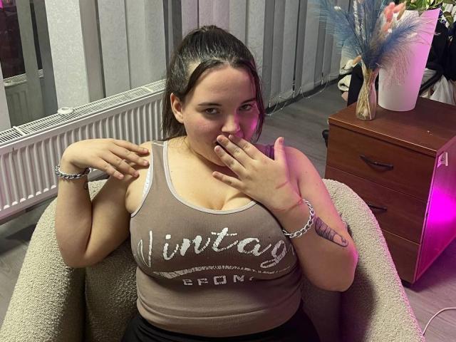 Yulianiya - Live porn &amp; sex cam - 27813371