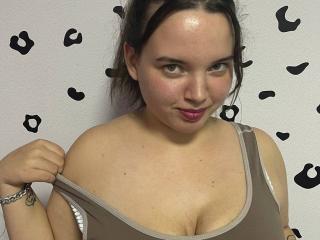 Yulianiya - Live porn &amp; sex cam - 27813380