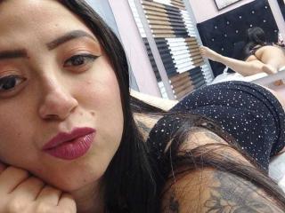 JuliethCruz - Live Sex Cam - 27813395