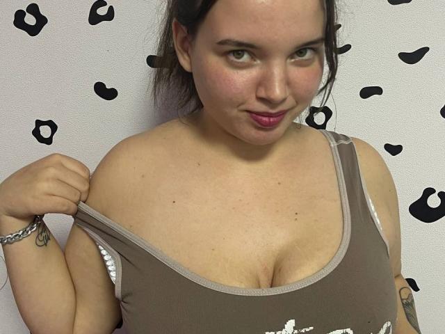 Yulianiya - Live sex cam - 27813434