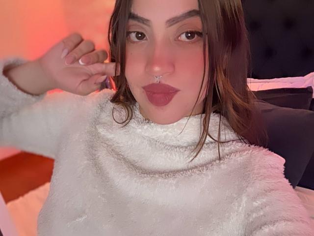 NaireaBeaumont - Live porn &amp; sex cam - 27817886