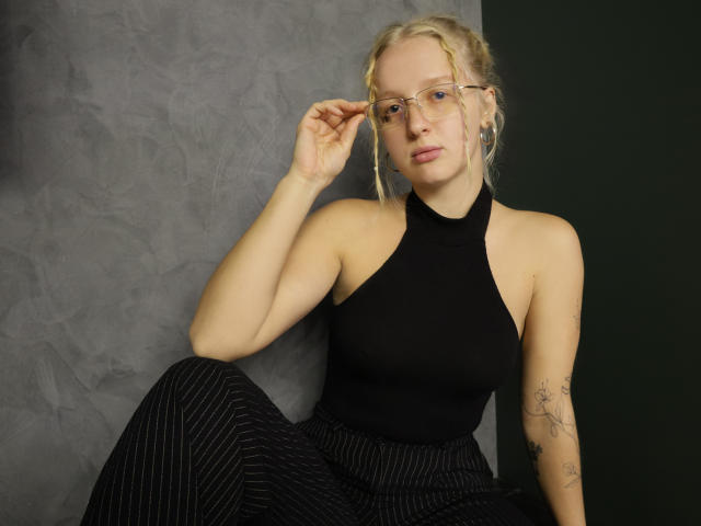 SummerBirch - Live porn &amp; sex cam - 27819272