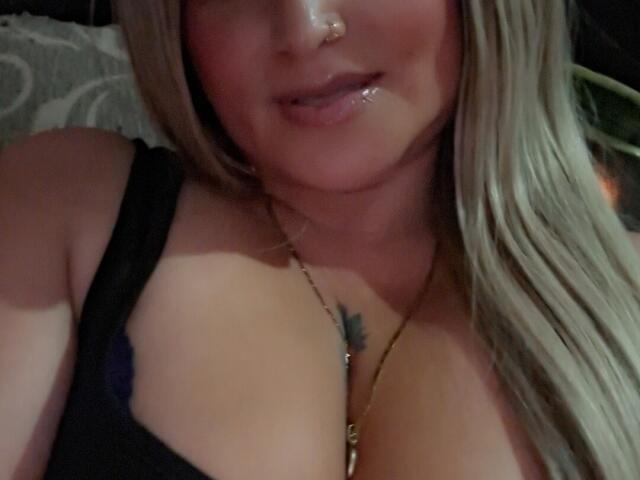 AlessadraJones - Live sex cam - 27819419