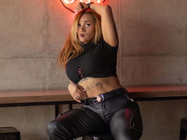 AzhunaStar - Live porn &amp; sex cam - 27820034