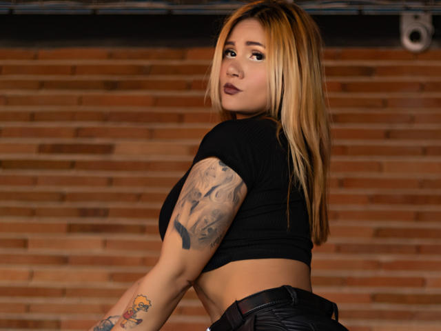 AzhunaStar - Live porn &amp; sex cam - 27820040